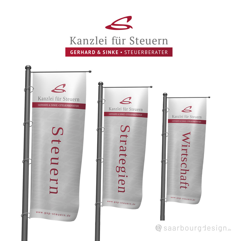 Außenfahnen mit Logo und Claim der Kanzlei für Steuern Gerhard & Sinke